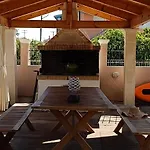 شقة Tria Liodendra Corfu - Sea Petrití