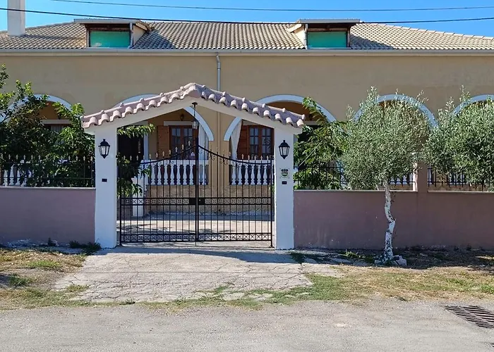 Appartement Tria Liodendra Corfu - Sea Petrití