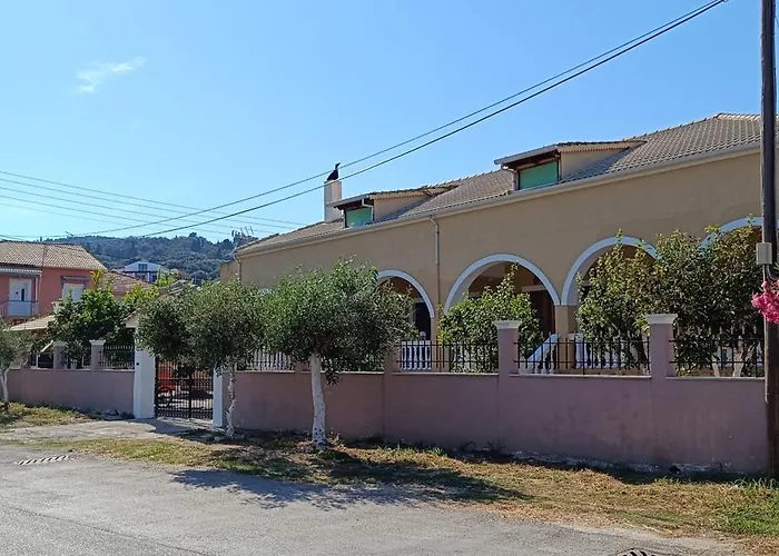 Tria Liodendra Corfu - Sea Petrití