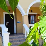 Tria Liodendra Corfu - Sea Petrití