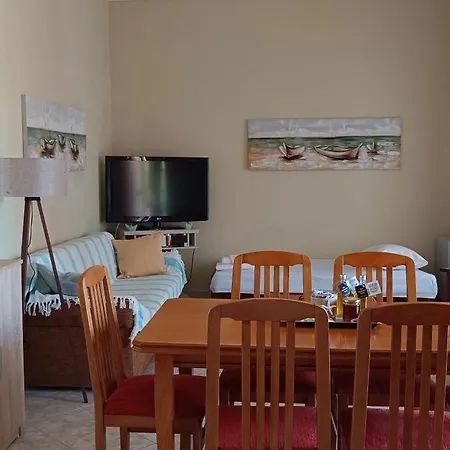 شقة Tria Liodendra Corfu - Sea Petrití