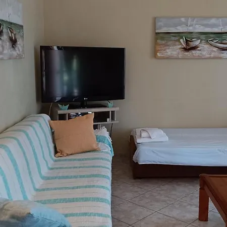 شقة Tria Liodendra Corfu - Sea Petrití