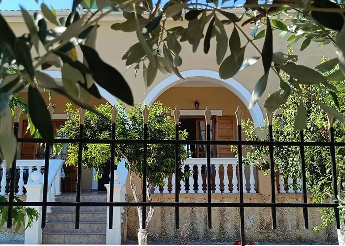 Апартаменты Tria Liodendra Corfu - Sea Petriti (Corfu)